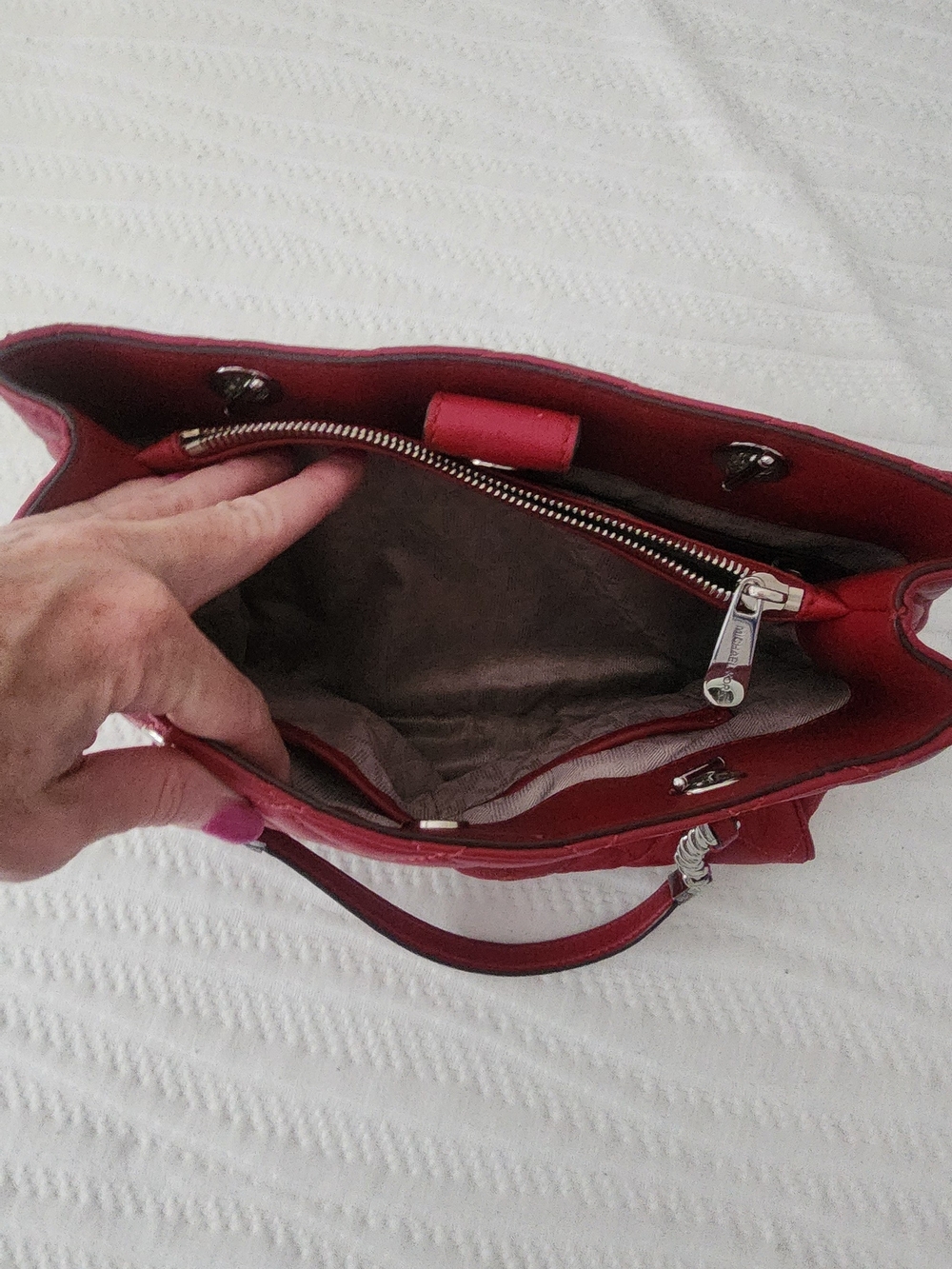 Michael Kors Quilted Red Shoulder Tote - Picture 4 of 6